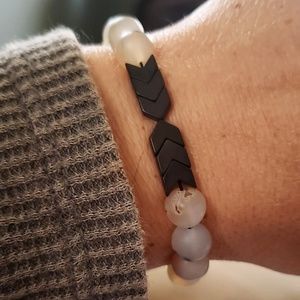 Anxiety arrow bracelet